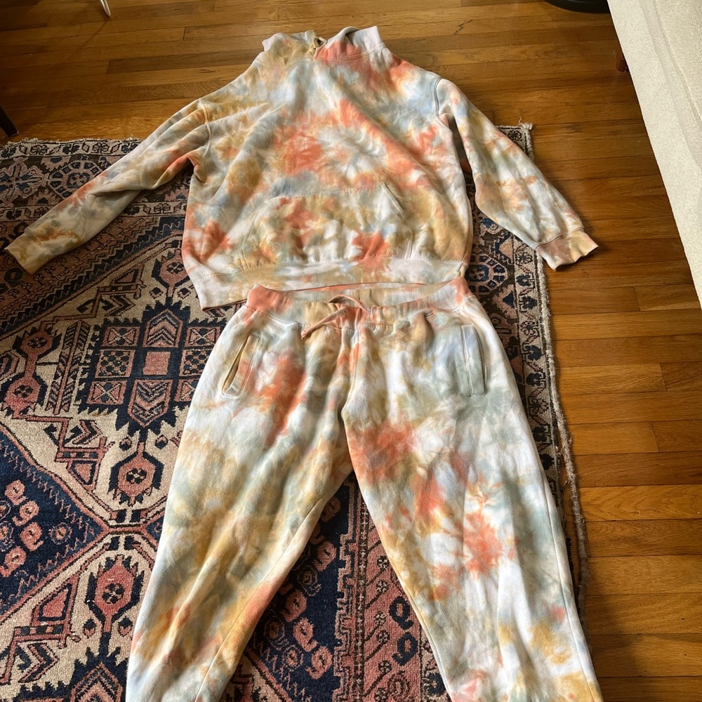 Tie dye hoodie and sweatpants size L